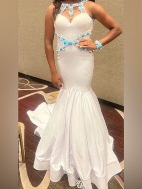Custom White Mermaid-Style Gown.